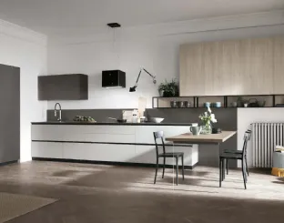 Basi Pet Nebbia opaco, pensili e colonne Cemento Dark. Pensili e vani a giorno Size in Larice Sabbia. Top laminato Cemento Dark.